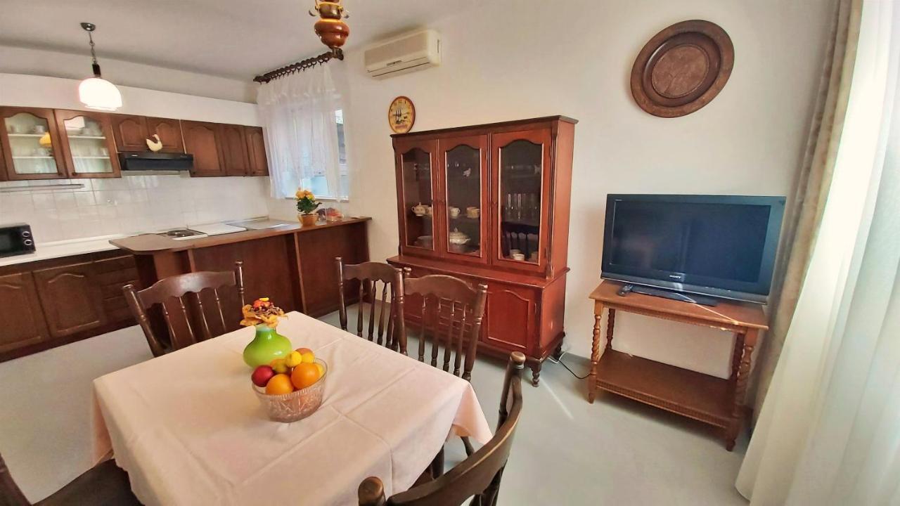 Apartment Cedo Omiš Esterno foto